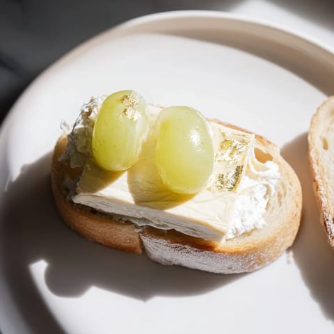 Sparkling Champagne Toast